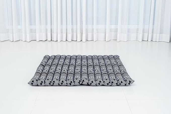 Leewadee Zabuton Seating Cushion – Square Floor Seat for Meditation Exercises, Light Yoga Mat Filled with Kapok