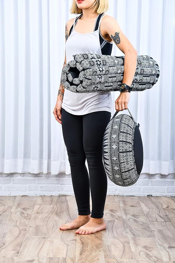 Leewadee Zabuton Seating Cushion – Square Floor Seat for Meditation Exercises, Light Yoga Mat Filled with Kapok