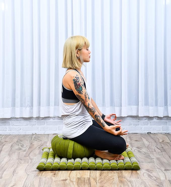 Leewadee Meditation Cushion Set – 1 Round Zafu Meditation Pillow and 1 Square Roll-Up Zabuton Meditation Mat, Pillows Bundle Filled with Kapok